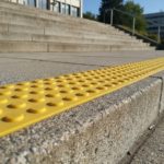 bande podotactile escalier - illustration