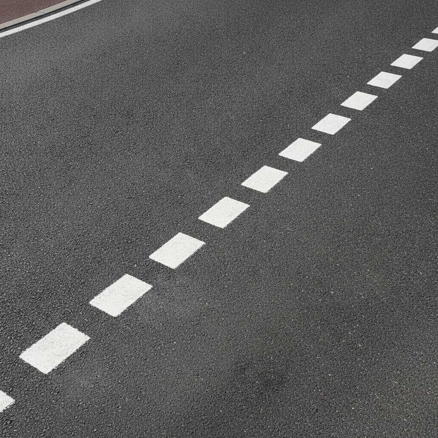 ligne de cédez-le-passage discontinue, traits blancs de 50 cm sur enrobé